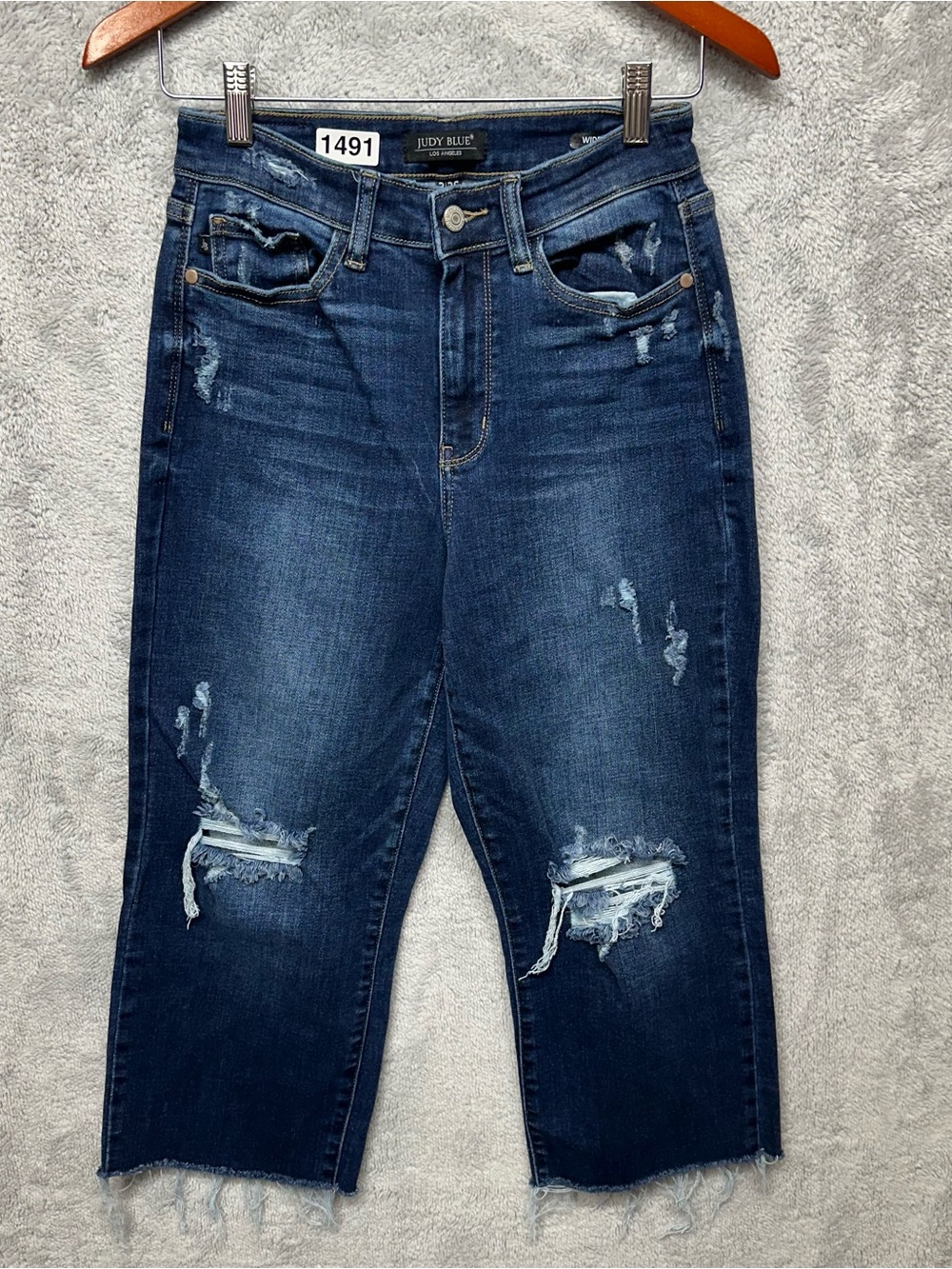 Judy Blue Wide Leg Distressed Cropped Jeans Women’s Size 3/26 Dark Wash Raw Hem - Picture 1 of 9